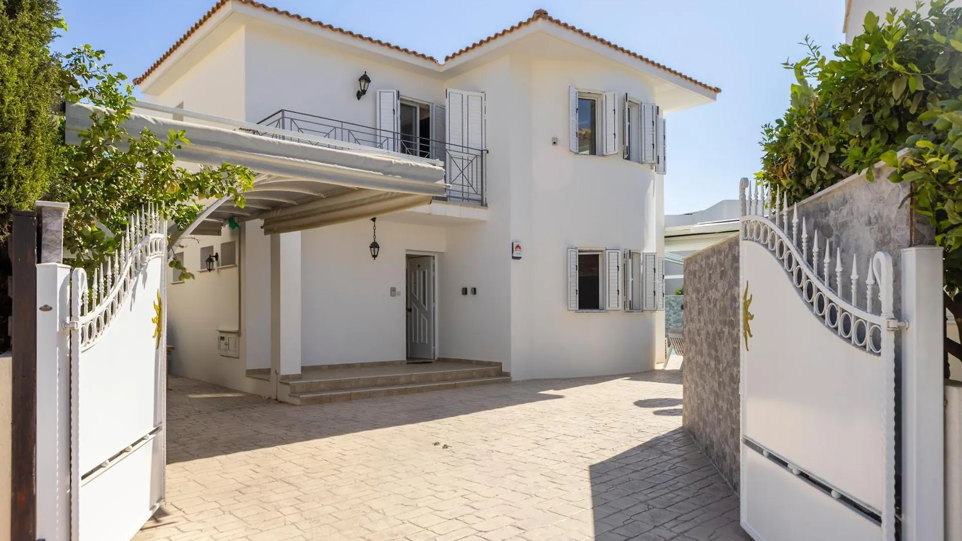 Accomoteleia Crystal Lagoon Villa Protaras
