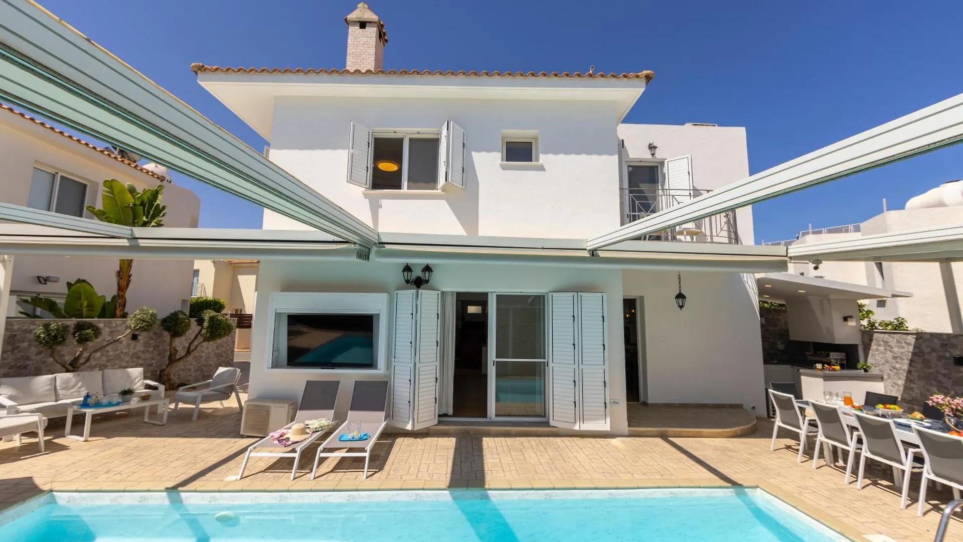 Accomoteleia Crystal Lagoon Villa Protaras